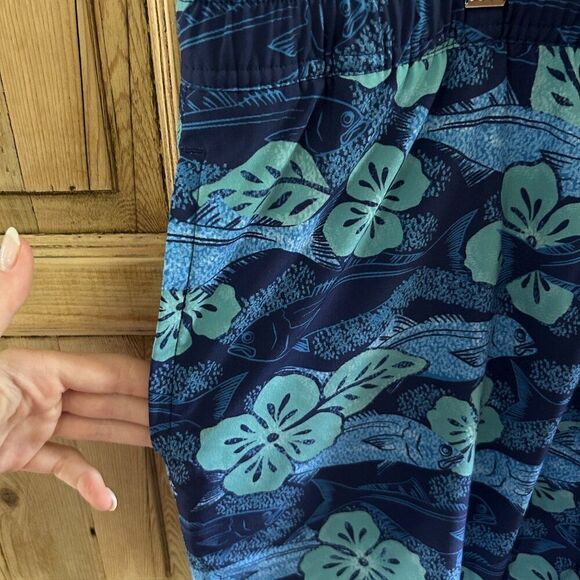 Mens Vineyard Vines XL Swim Trunks Board Shorts Blue Fish Tropical Flowers Liner - Picture 3 of 7